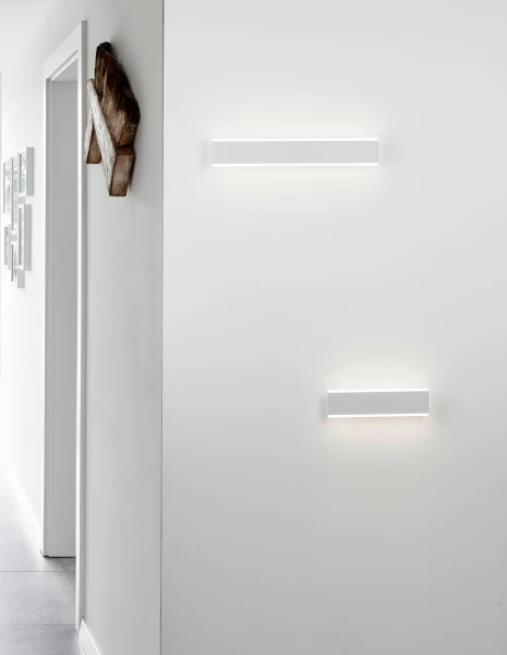 Nástenné svietidlá -  Novaluce LED nástěnné svítidlo Line 30.4 bílé