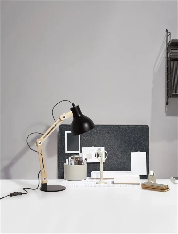 Stolové lampy - Novaluce Dřevěná stolní lampa Grou 41.3 černá